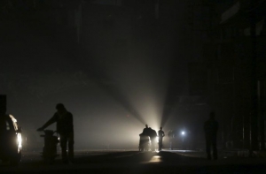 Непогода разбушевалась: более 3000 семей в Латвии остались без света