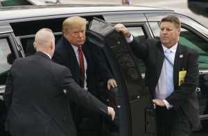 Идут на рекорд: Трамп ушел с переговоров с демократами о шатдауне