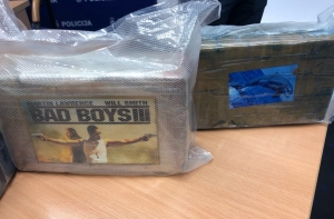 Полиция: изъятый груз кокаина может стоить около миллиарда евро