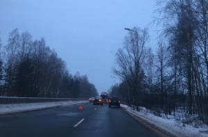 На шоссе Румбула-Рига столкнулись три машины