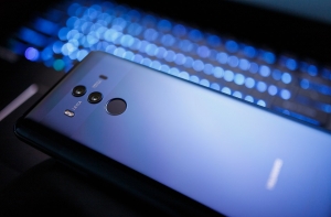 Huawei наказала сотрудников за отправленный с iPhone твит