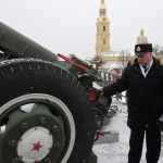 Путин выстрелил из пушки в Петербурге