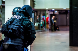 Полиция и спецназ предотвратили похищение судебного исполнителя