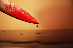 «Дело Раскольникова»: жилец съемной квартиры напал на хозяйку и изрезал ей лицо