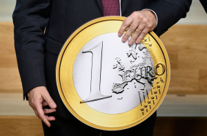 Эксперты: правительству пора задуматься - деньги на здравоохранение кончаются