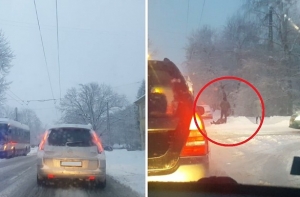 Троллейбус сбил женщину на пешеходном переходе