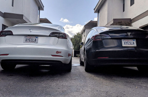 Власти США запретили владельцу Tesla использовать номер XYECLA