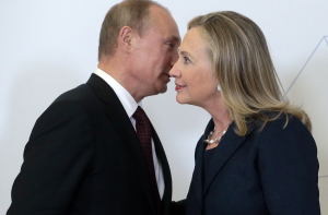 Трамп обвинил Клинтон в «сговоре» с Россией