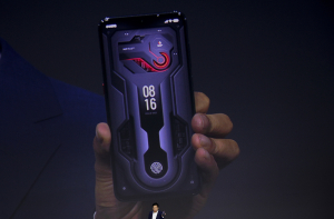 Xiaomi показала новый смартфон с супербыстрой зарядкой