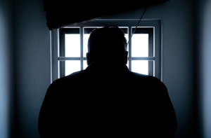 Вогнать в долги и запугать! Жители о движении Латвии к полицейскому государству