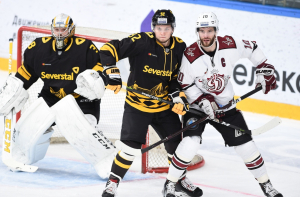 Рижское «Динамо» обыграло «Северсталь» и ненадолго оказалось в зоне плей-офф