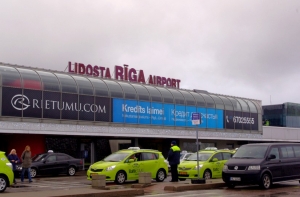 На поездки на такси от аэропорта могут ввести фиксированные цены