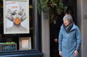 Мэй приехала в Солсбери на годовщину отравления Скрипалей