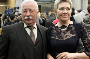 Как выглядят жены известных российских мужчин