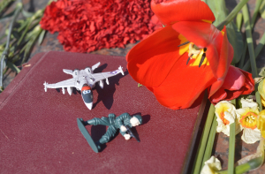 «Да, СССР разгромил нацистов. Но почему он не ушел?» Историк о спорных в Латвии датах