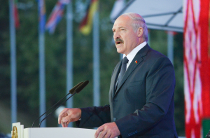 Лукашенко призвал не воспринимать страны НАТО как врагов