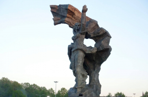 Эксперт: если не хотим огородить Памятник освободителям красной лентой, нужны 135 тысяч евро