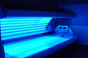 С 1 апреля подростков в солярии не пустят