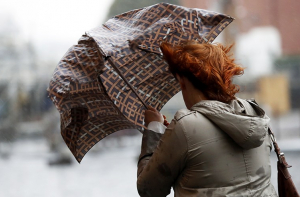 «Разрушительный ветер»: 8 марта спасатели получили 39 вызовов