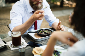 В Германии мужчина втихую три года травил коллег едой