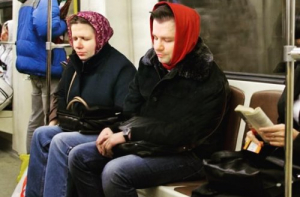 Гарику Харламову прислали фото двойника, но он на этом не остановился (4 фото)