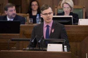 Иесалниекс раскритиковал взгляды Макрона о будущем Европы