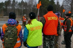 Депутаты предлагают выделить деньги обществу Bezvests.lv