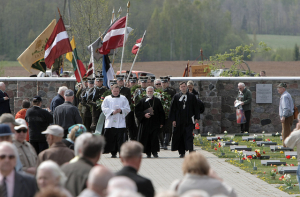 Кариньш рекомендовал министрам отмечать 16 марта в Лестене, а не у памятника Свободы
