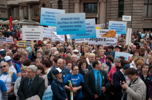 Учителя подают заявку на пикет