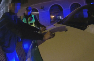 Узбекистанец выдавал себя за «Айвара» чтобы поработать в Риге таксистом