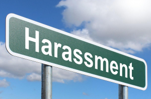 Из Франции выгнали посла за сексуальные домогательства