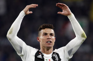Хет-трик Роналду вывел «Ювентус» в четвертьфинал Лиги чемпионов