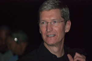 Глава Apple Тим Кук после общения с Трампом сменил имя