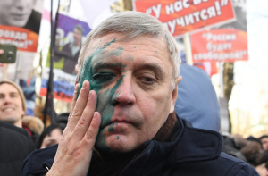 Яйца кидают, зеленкой обливают: Касьянов - о буднях оппозиции при Путине