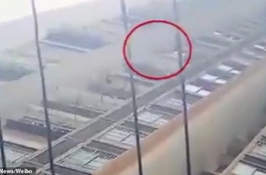 Девочка выжила после падения с 26-го этажа в Китае