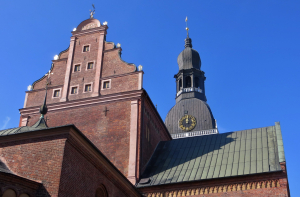 В знак скорби по Нотр-Даму зазвонили колокола Домского собора