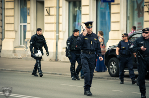 Адамсонс: какая у наших полицейских реабилитация? Сходить за бутылкой в магазин!