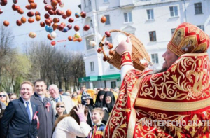 15 фото о том, что мы превратили Пасху в фарс. Стыдно должно быть!