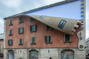 Британский скульптор «раздел» здание в Милане (7 фото)