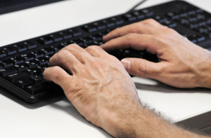 Родители продавали педофилу фото детей: одна из жертв психически нездорова