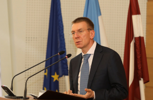 Ринкевич осудил решение Путина о паспортах для жителей ДНР и ЛНР