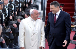 Теперь вы к нам: Вейонис встретится с папой Римским в Ватикане