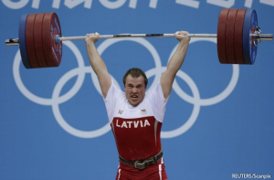 Латвийский штангист Плесниекс на чемпионате Европы занял четвертое место