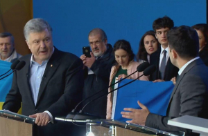 Навальный оценил дебаты Зеленского и Порошенко