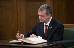 Лидера KPV LV просят выдать для уголовного преследования