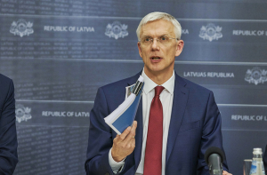 Премьер: для выполнения плана правительства нужен миллиард