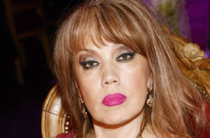 55-летняя певица Азиза выходит замуж и намерена усыновить ребенка