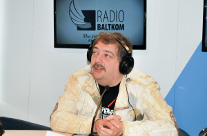 Стало известно о состоянии писателя Дмитрия Быкова