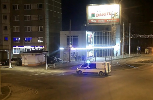 Нетрезвая даугавпилчанка бросила авто на рельсах и убегала от полиции