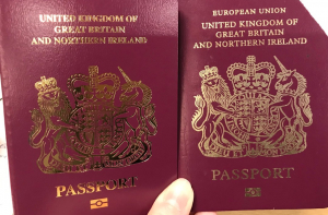 В Британии начали выдавать паспорта без «Европейского союза» на обложке